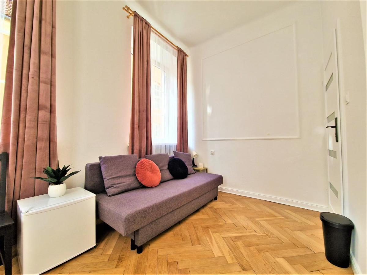 J&W Apartments Swietojanska Rooms Varsóvia Exterior foto